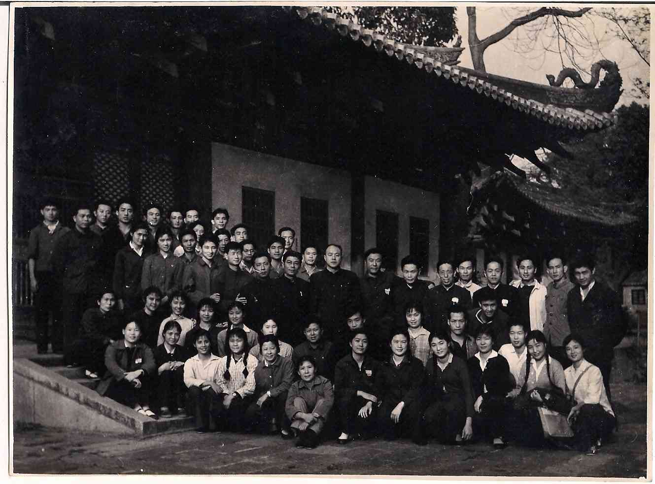 与原广东省委书记张根生合影留念
