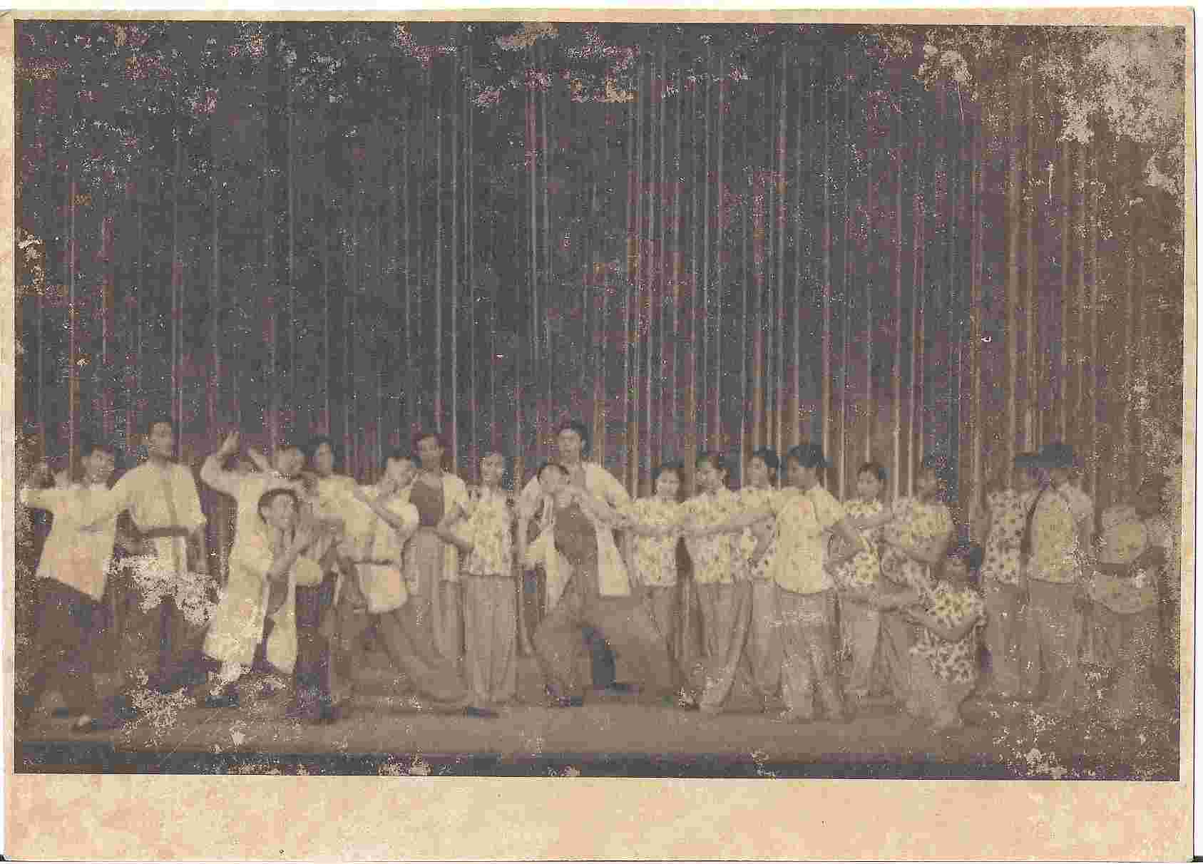 到云贵演出《夸丰收》